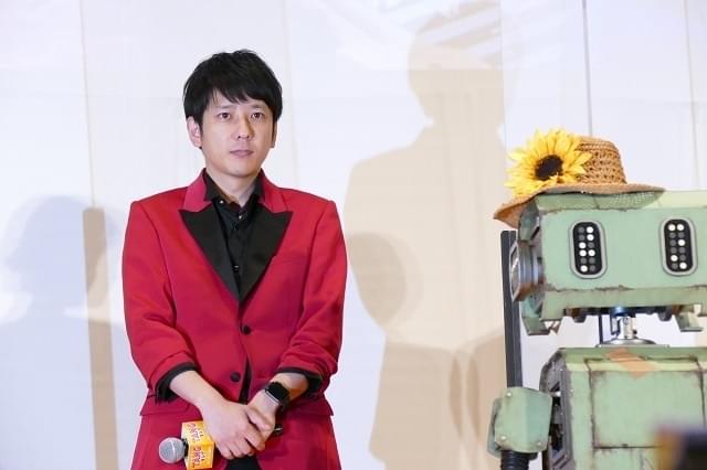 舞台挨拶に立った二宮和也