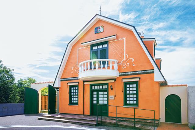 ジブリパークの「地球屋」正面