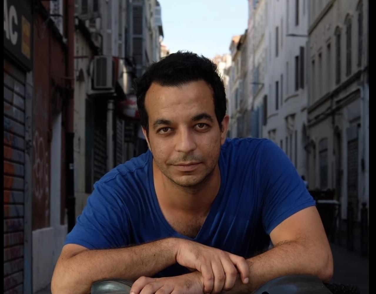 ゆっくりと時が流れ、人々が行き交う砂漠のカフェのドキュメント「サハラのカフェのマリカ」監督インタビュー