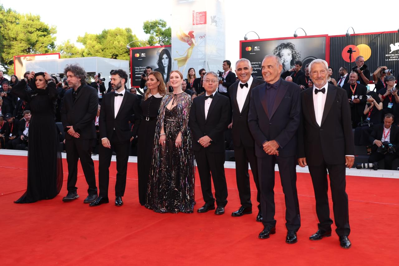 第79回ベネチア映画祭開幕 セレモニーはコロナ禍以前のような華やぎ、ウクライナのゼレンスキー大統領がビデオ登場