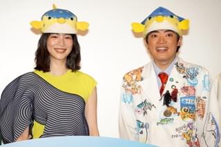 のん、“同士”さかなクンからハコフグ帽をプレゼントされギョギョ!っと大感激