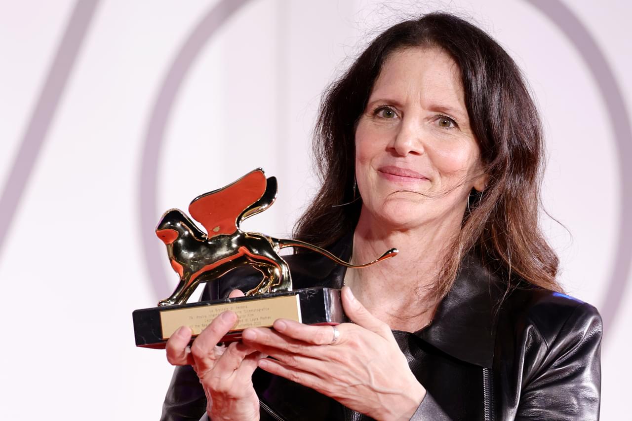 第79回ベネチア国際映画祭、金獅子賞はローラ・ポイトラス監督のドキュメンタリー 3年連続女性監督が受賞