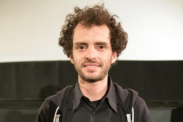 メガホンをとるホナス・キュアロン