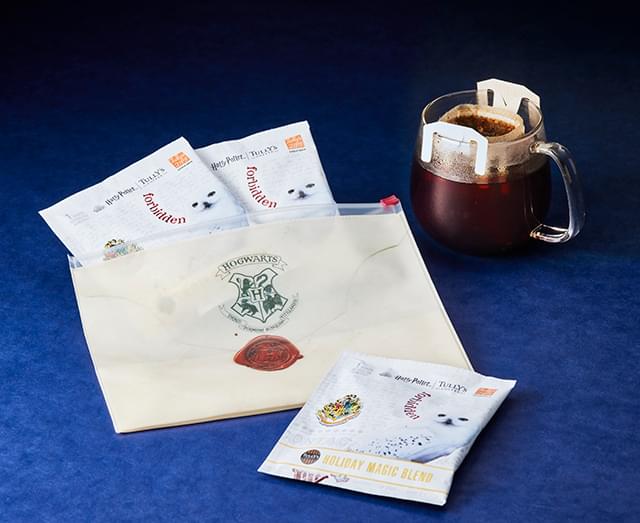 「スライドポーチ ホリデーマジックブレンド ZIPSシングルサーブ（入学許可証）」