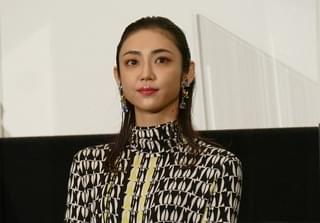 のん、「天間荘の三姉妹」を通して「希望に触れていただければ」 三田佳子は“極妻ビンタ”裏話披露