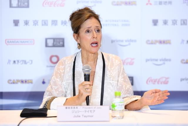 会見したジュリー・テイモア審査委員長