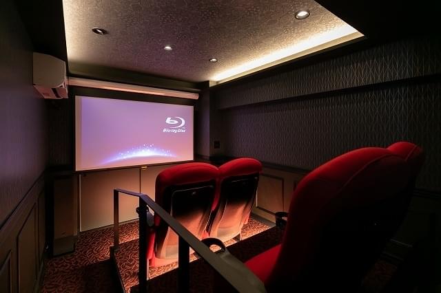 おうちの中に映画館！ 賃貸物件に「迫力満点のMYシアターROOM」が登場