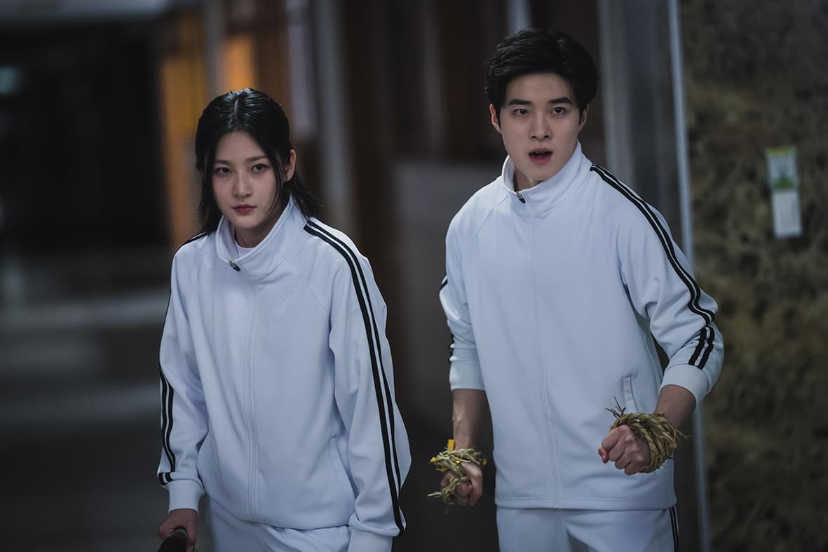 優秀巫女（ムダン）カ・ドゥシム ソンヨン高校ゴーストバスターズ