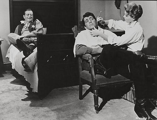 ジョン・ウェイン（左）とディーン・マーティン