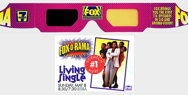 【図9】「FOX-O-RAMA」の3Dメガネとスクラッチカード