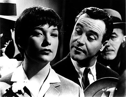 シャーリー・マクレーン（左）とジャック・レモン。 ワイルダーは本作でオスカー作品賞、監督賞、脚本賞を受賞