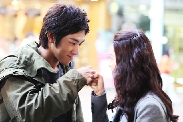 ユノがサッカー青年に！「No Limit 地面にヘディング」