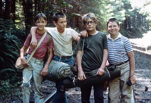 フェニックス(左から2人目)は、 撮影当時15歳で4人の中では最年長。 2回目の映画出演だった