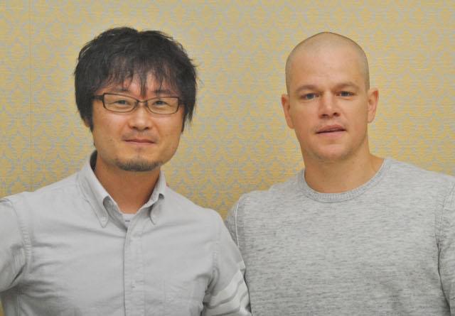 「第9地区」のニール・ブロムカンプ監督最新作に出演のため丸坊主に