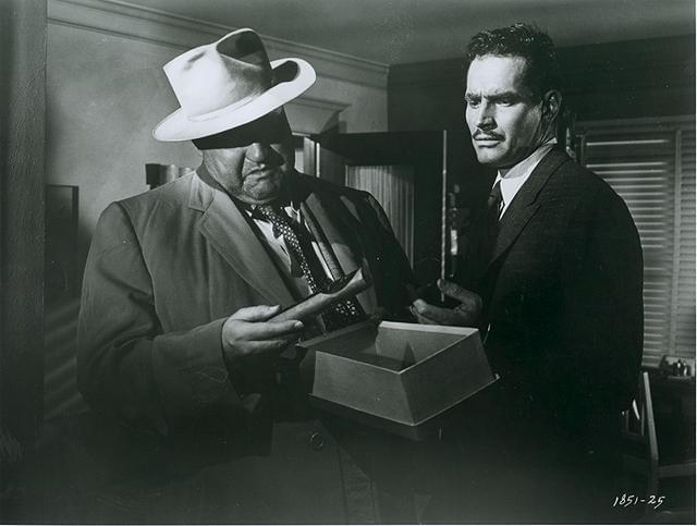 ウェルズ（左）にとっては本作が アメリカでの最後の監督作となった