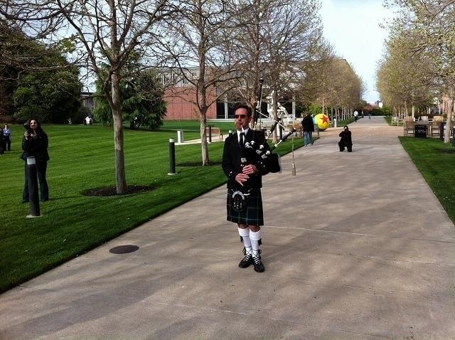 バグパイプでお出迎え
