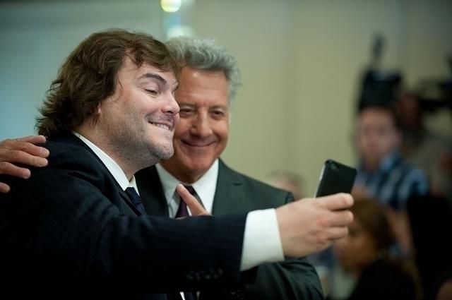 記念写真を撮りあうジャック・ブラックとダスティン・ホフマン