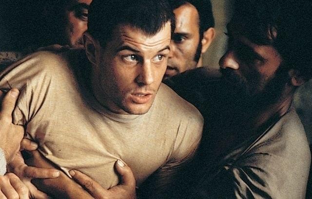 本作のタイトルは「脱獄」を意味する 隠語「深夜特急」からとられている