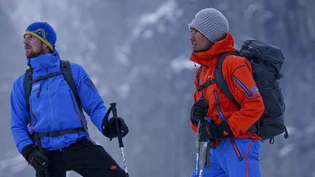 セロトーレのフリークライミングに挑むデビッド・ラマ（右）と、パートナーのペーター・オルトナー（左）