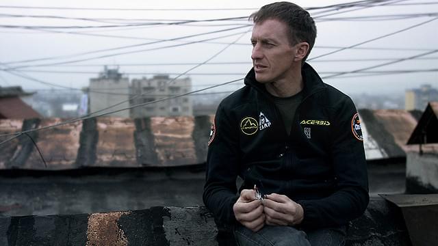 各国の登山家仲間を「山という同じ国の人間」と語るカザフスタンの軍登山学校教官デニス・ウルブコ