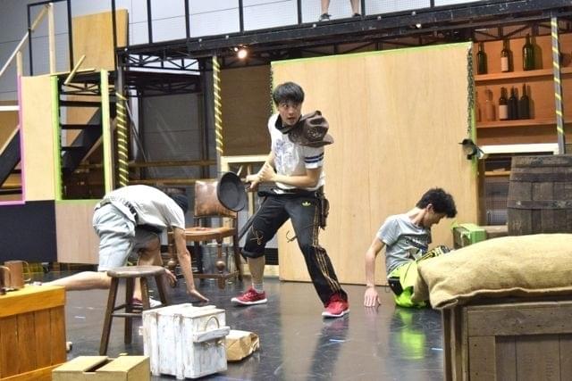 舞台初主演となる渡部秀