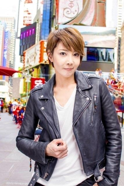 撮影:若林ゆり、スタイリスト:Lisa Jarvis