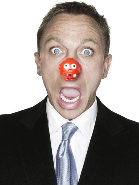 発祥地・英国ではダニエル・クレイグもこの表情！