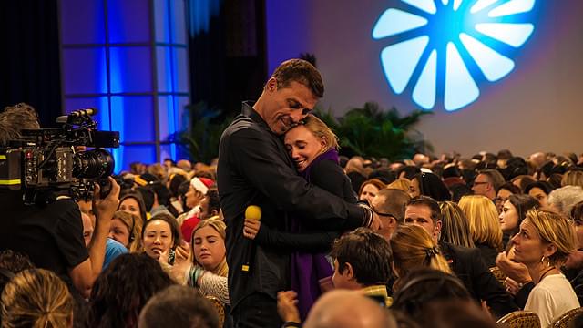 フロリダで毎年行われているセミナー「Date with Destiny」に初めてカメラが入った