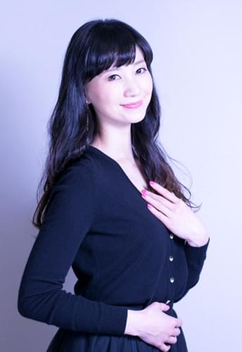 撮影：若林ゆり ヘアメイク：山下由花 スタイリスト：池田未来 衣裳：TED BAKER（テッドベーカージャパン）