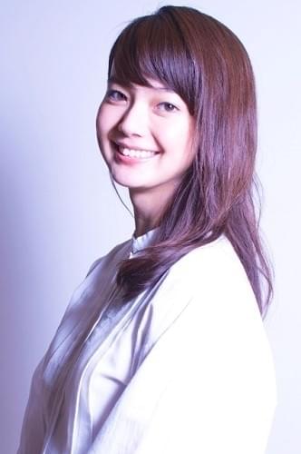 撮影：若林ゆり ヘアメイク：倉田明美 スタイリング：岡村春樹