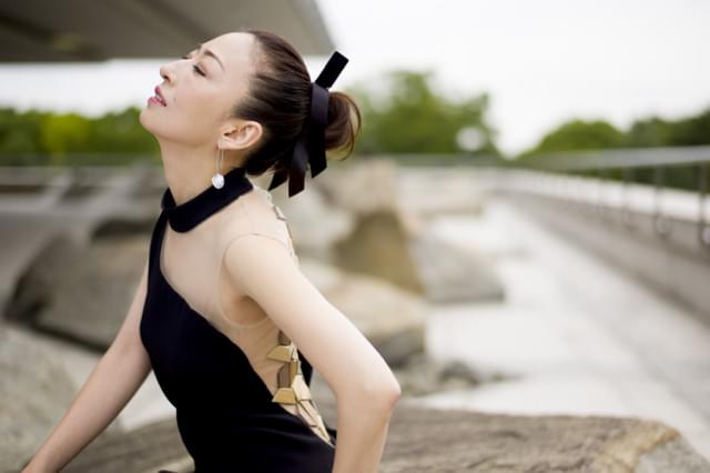 撮影:舞山秀一 ヘアメイク:石田絵里子(air notes) スタイリスト:安野ともこ(コラソン)