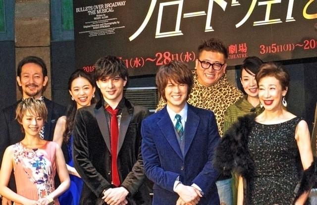 製作発表で。前列左から、平野綾、城田優、浦井健治、前田美波里、後列左から、鈴木壮麻、愛加あゆ、福田雄一、保坂知寿（撮影：若林ゆり）
