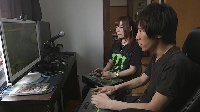 主人公のひとり、ももち（右）と恋人チョコブランカ