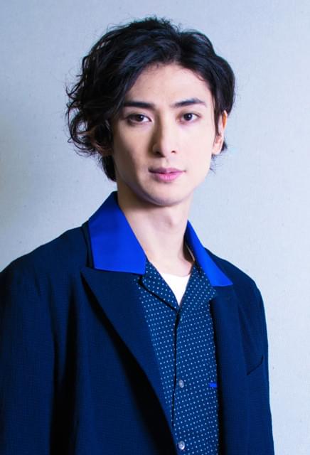 撮影:若林ゆり、ヘアメイク:池上豪(NICOLASHKA)、スタイリスト:吉野誠 ケイスリー・ヘイフォード(三喜商事 03-3238-1385 )