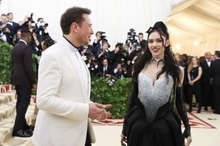 “リアル・アイアンマン”イーロン・マスクの新恋人GRIMESってどんな女子？