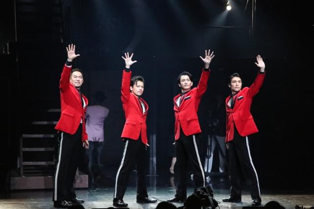 チームWHITE 左より、福井晶一、中川晃教、中河内雅貴、海宝直人