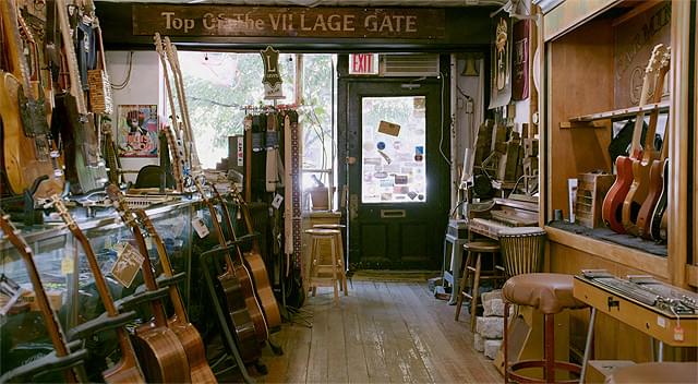 音楽好きが集まる、ささやかで親密な空間