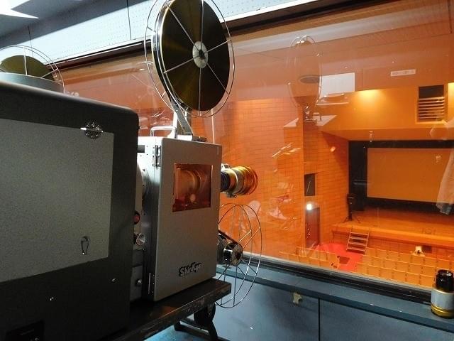 有田昭映さんの35ミリ映写機