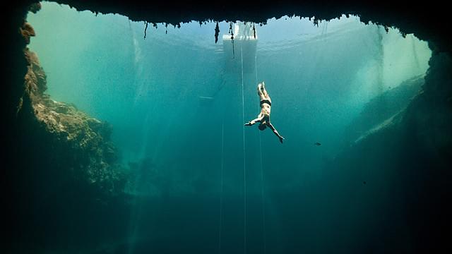 人類で初めて100メートルの素潜りに成功したマイヨール