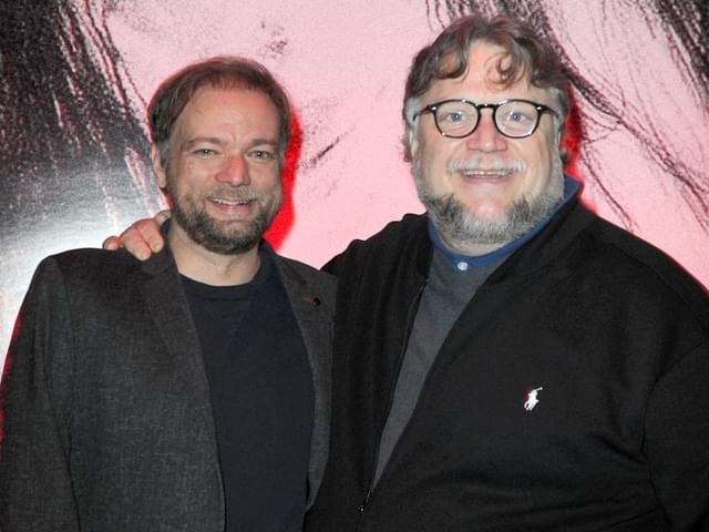 監督最新作「スケアリーストーリーズ」はギレルモ・デル・トロ（右）が製作