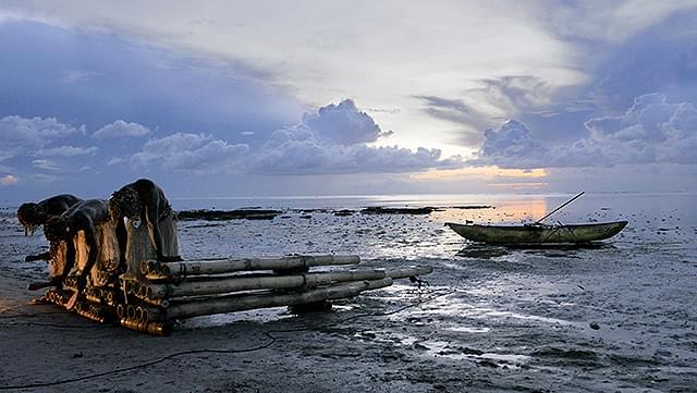 16の島国に残る伝統的な音楽とパフォーマンスを記録したドキュメンタリー