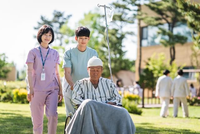 家族の愛憎、恋敵の登場、長年の友情などサイドストーリーも充実