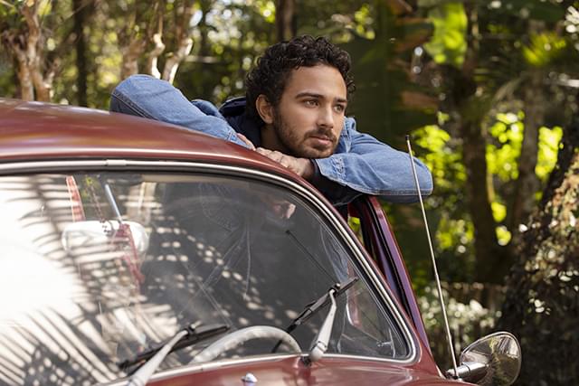 恋人役のアンドレ・ルイス・フランバック