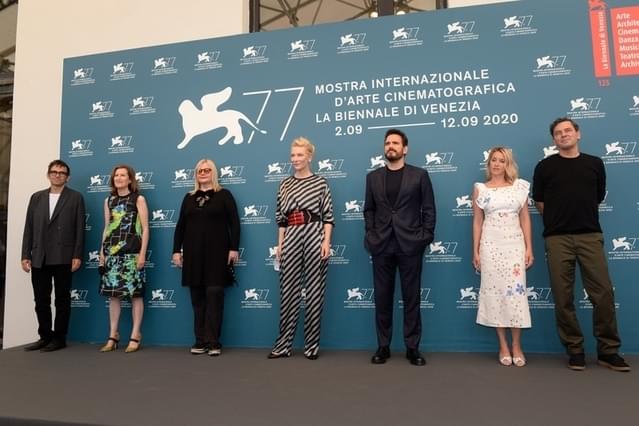 審査員長のケイト・ブランシェットをはじめとした審査員たち