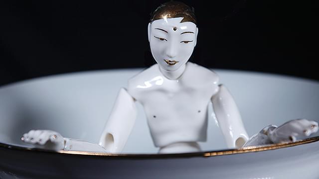 2万年におよぶ陶磁器の歴史を追うドキュメンタリー