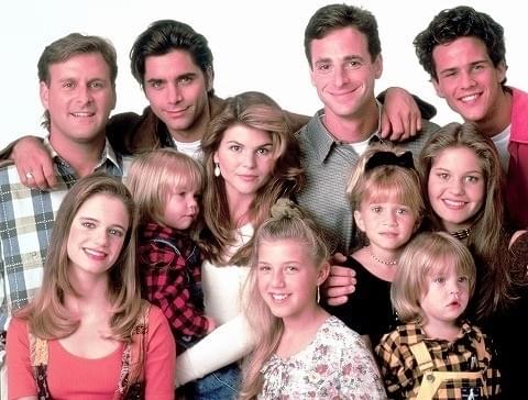 エリザベス・オルセンの姉メアリー=ケイト&アシュリー・オルセンが出演した「フルハウス」