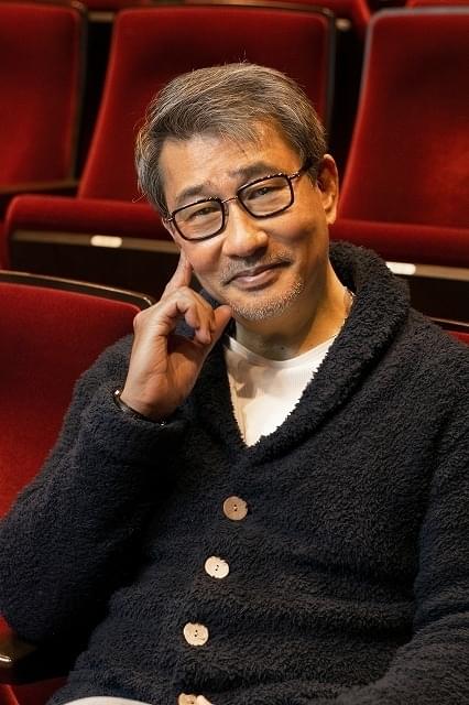 インタビューに応じた中井貴一