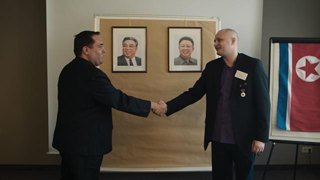 スパイとなって北朝鮮の組織に近づくウルリク