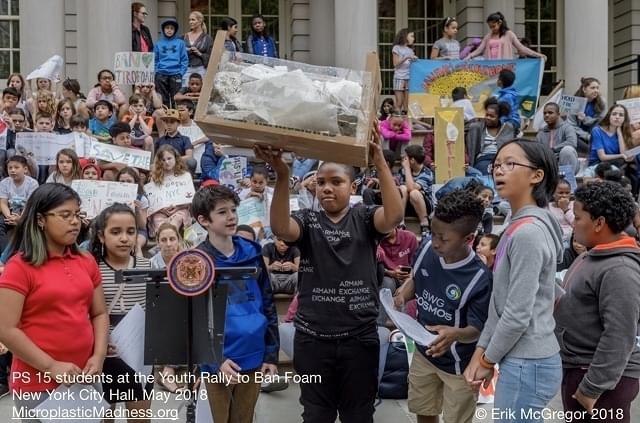 「マイクロプラスチック・ストーリー ぼくらが作る2050年」