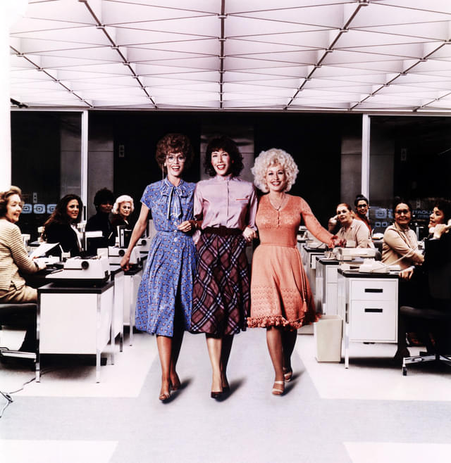 「9時から5時まで」